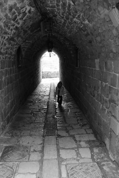 Black and white / ***