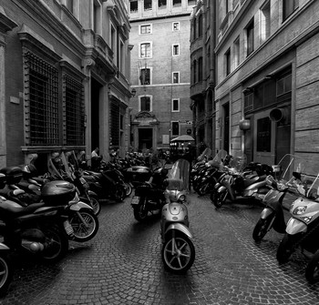 Black and white / ***