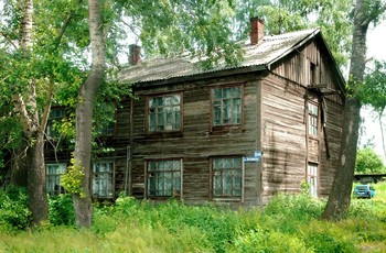 an old house / ...