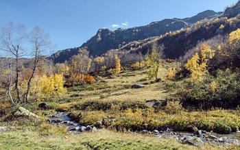 Autumn in the mountains. / ***