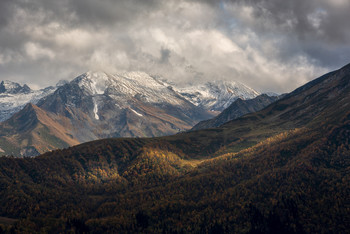 Autumn in the mountains / ***