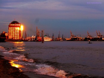 Sunset on the Elbe / ***