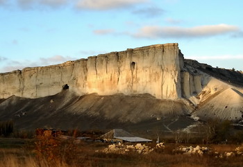 White Cliffs / ***