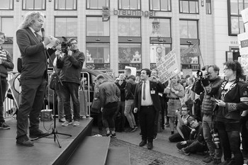 Rede zur einer Demo / 23.03.2019 - Eine von zahlreichen Demos in Europa, bei dem auch Reden abgehalten werden. An diesem Tag richteten sich die Demos gegen die geplanten Artikel 11 bis 13.