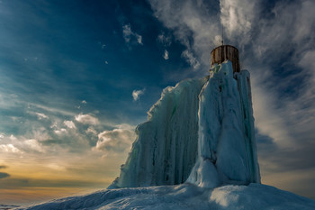 Old Water Tower / ***