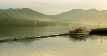 at the pier ... / ***