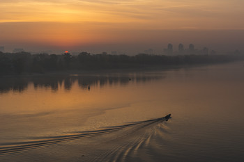 Dawn on the Dnieper / ***
