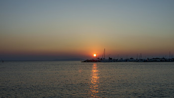 Sunset / ***