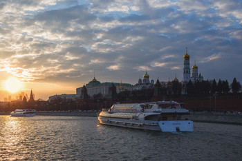 Evening Moscow / ***