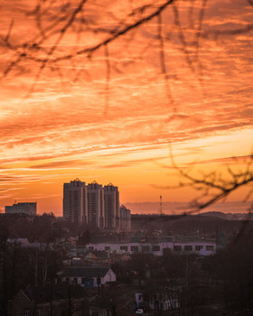 Sunset in the city / ***