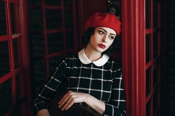 Girl in red beret / ***