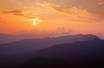 Sunset in the mountains / ***