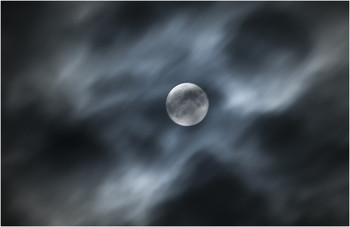 Full moon / ***