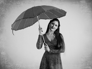 Girl with umbrella / ***