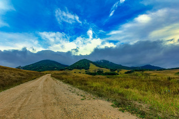 Road to the mountains / ***