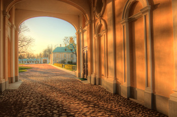 The palace / ***