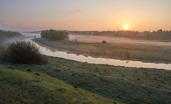 May Daybreak / ***
