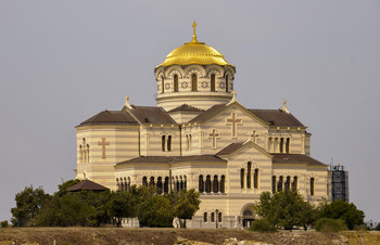 St. Vladimir&#39;s Cathedral / ***
