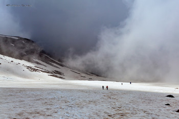 Among the mountains / ***