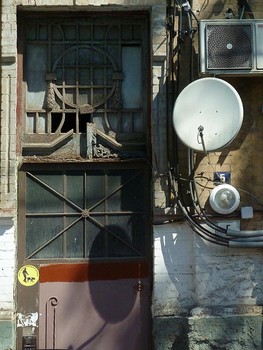 Urban contrasts / ***