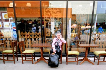 Moon rising / |\|\|\|\