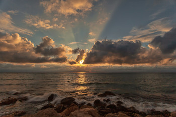 Evening at Sea / ***