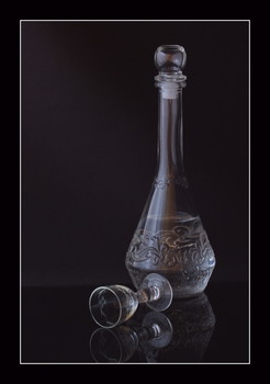 Glass / ***