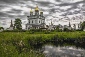 Joseph-Volokolamsk Monastery / ***