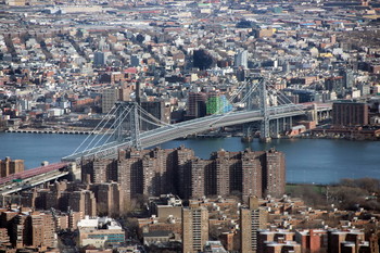 The Brooklyn Bridge / ***