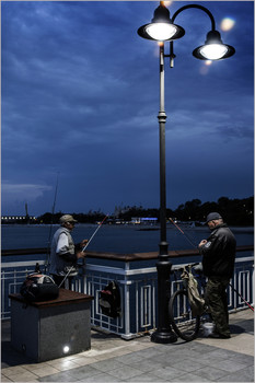Night Fishing / ***