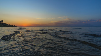 Low tide / ***