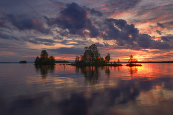 White night on lake Ala-Kitka, Finland / ***
