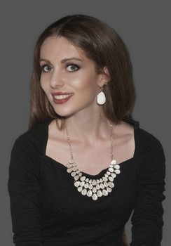Ann / ***