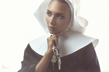 Nun / ***