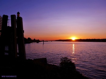 Sunset on the Elbe / ***