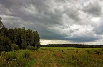 Before the rain / ***