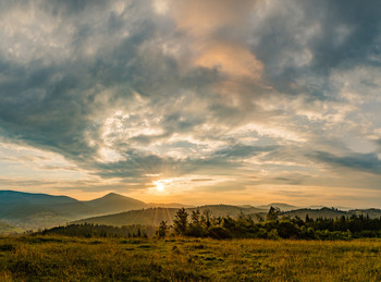 Dawn of the Carpathians / ***