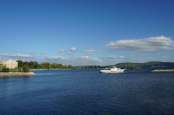 At anchor / ***