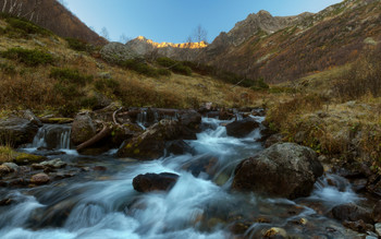 Autumn sunrise / ***