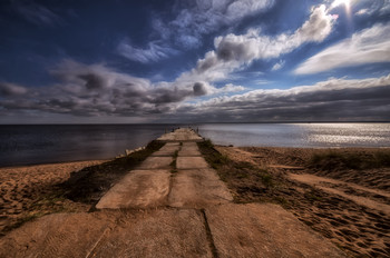 Old pier. / ***