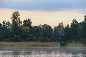 Cottage by the lake / ***