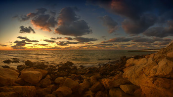 Evening at Sea / ***