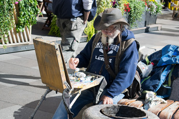 Artist / ***