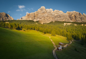 Sunset in the mountains / ***