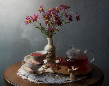 Tea party / ***