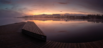 Wallersee / Sonnenaufgang am Wallersee, Panorama aus 5 Einzelbildern