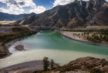 September ... The confluence of the Chuya River (in the foreground) and the Katun River ... / ***