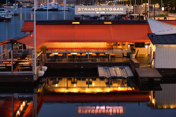 Strandbryggan / ***