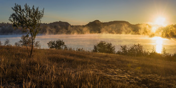 The sun rises! / ***