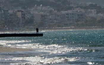 Two on the pier / ***